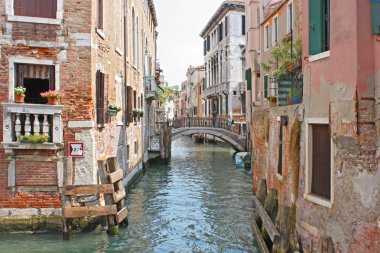 Venedik canal'ın renkli köprüden,