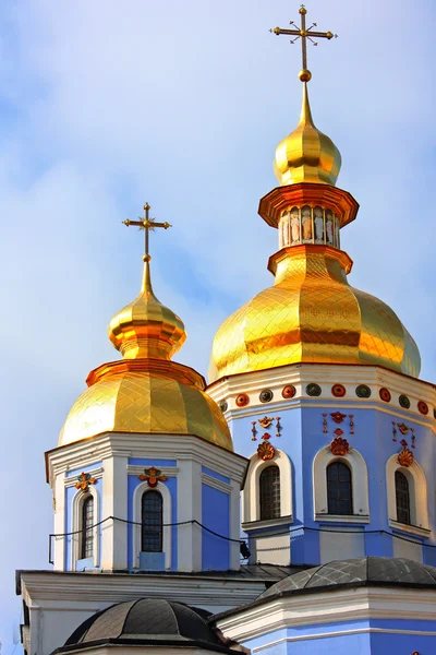 Copes d'or de saint Michel dans la cathédrale de Kiev — Photo