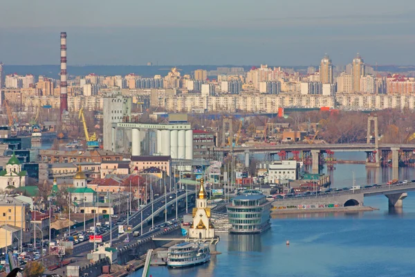Kiev bussines och industri stad — Stockfoto