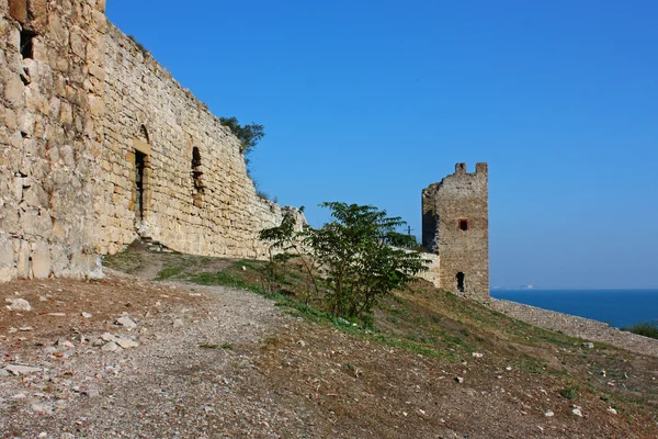 Генуэзская крепость в Судаке взята в Крыму — стоковое фото