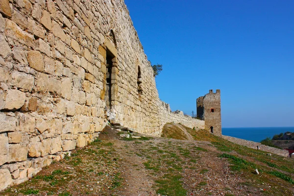 Une véritable forteresse à Sudak prise en Crimée — Photo