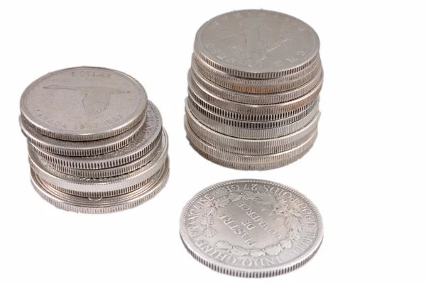 銀金のコインのスタック — ストック写真
