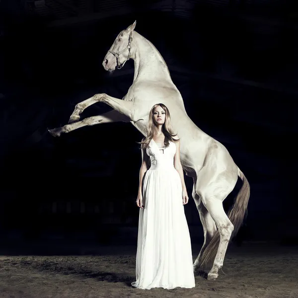 Beautiful girl and horse — Stock Photo, Image
