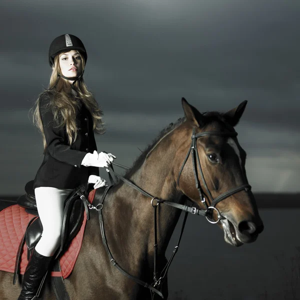 Elegancki jeździec — Zdjęcie stockowe