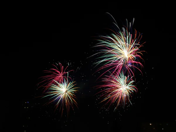 Grandi Fuochi Artificio Sul Cielo Notturno Lunga Esposizione Immagini Stock Royalty Free