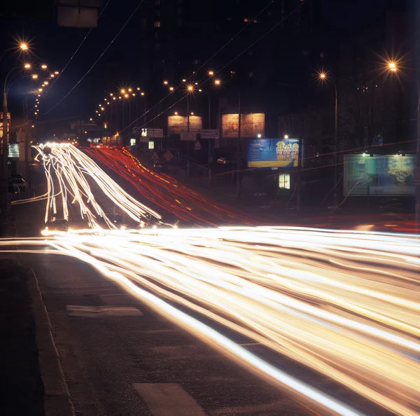 Natt trafik. — Stockfoto