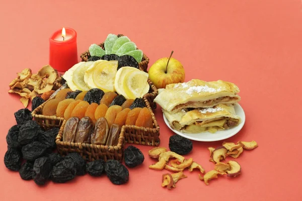 Fruta Seca Saborosa Torta Maçã Chamada Strudel — Fotografia de Stock