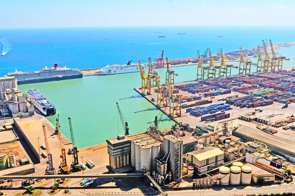 Vista do enorme porto marítimo — Fotografia de Stock