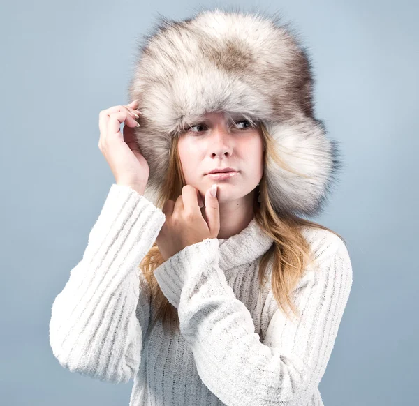 Portrait of attractive woman in winter style — Stock Photo, Image