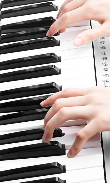Die Hände eines Klavierspielers — Stockfoto