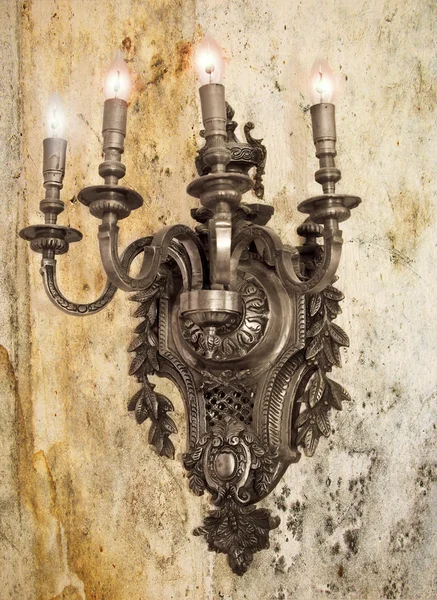 Ijzer middeleeuwse lamp — Stockfoto