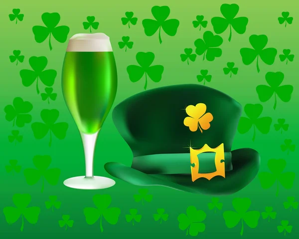 帽子と背景の葉のクローバーに緑色のビールのグラス — ストックベクタ