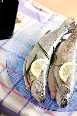 Alabalık balık sağlıklı yemek yemek limon