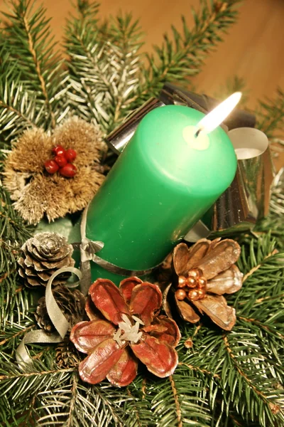 Zelené svíčky stolní dekorace — Stock fotografie