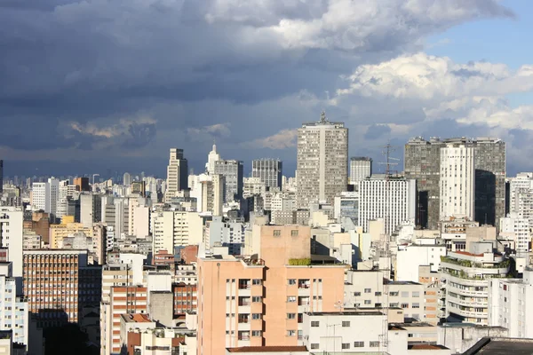 Cielo tormentoso sobre Sao Paulo —  Fotos de Stock