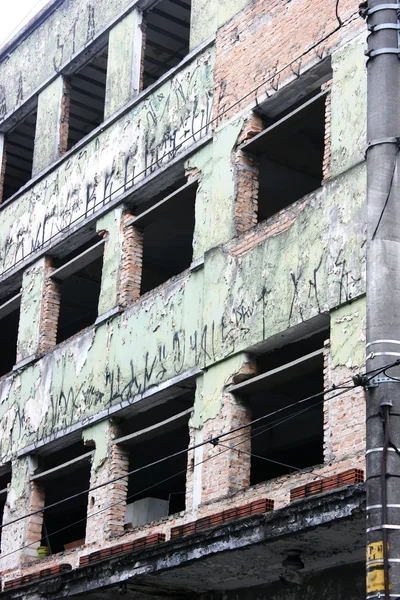 Clădire abandonată în sao paulo — Fotografie, imagine de stoc