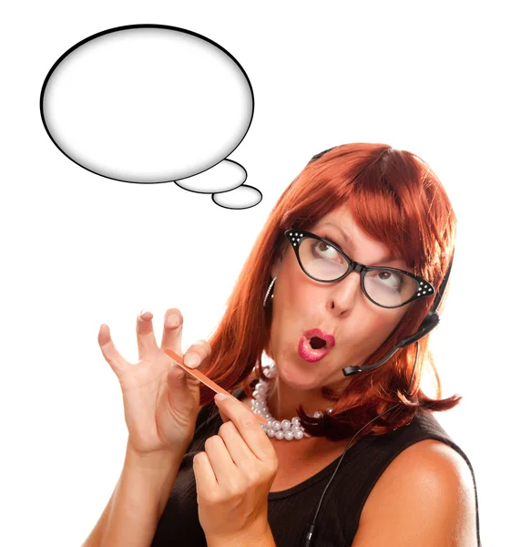 Red haired retro receptioniste met lege gedachte bubble — Stockfoto
