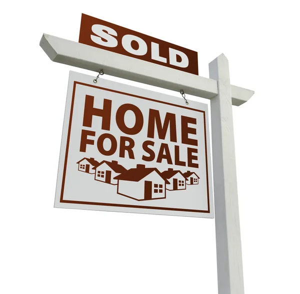 Beyaz ev Satılık Emlak izole işareti sattı — Stok fotoğraf