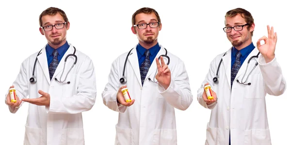 Набір з трьох чоловічих лікарів з рецептурною пляшкою — стокове фото