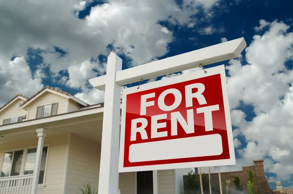 For Rent Real Estate Sign in Front of House — Stock Photo, Image