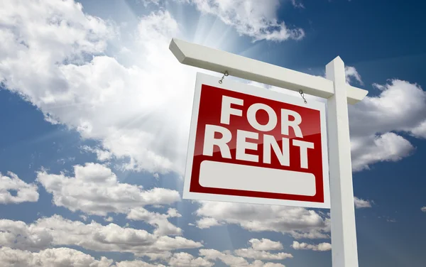 Left Facing For Rent Real Estate Sign Over Sunny Sky — Stock Photo, Image