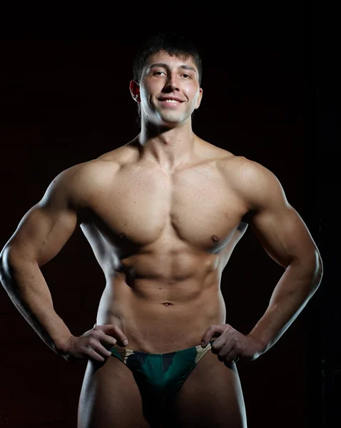 筋肉の若い男 — ストック写真