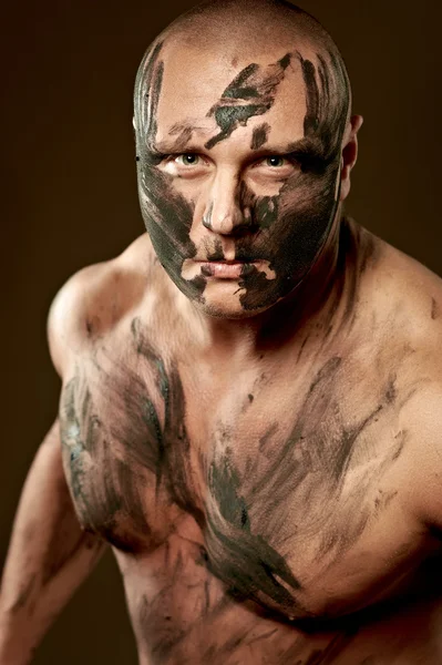 Emoční portrét bojovníka. válečné barvy — Stock fotografie