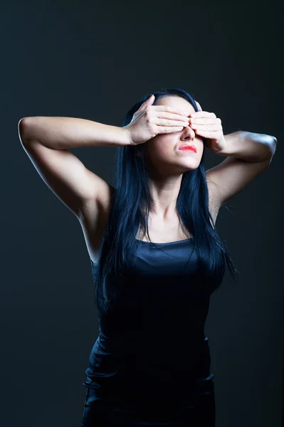 Portrait Young Woman Darkness Covering Her Eyes — Stock Photo, Image