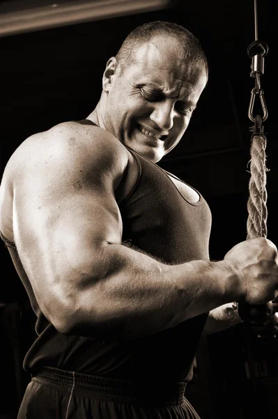 Strong Muscular Man Training Body Gym — Stock Photo, Image