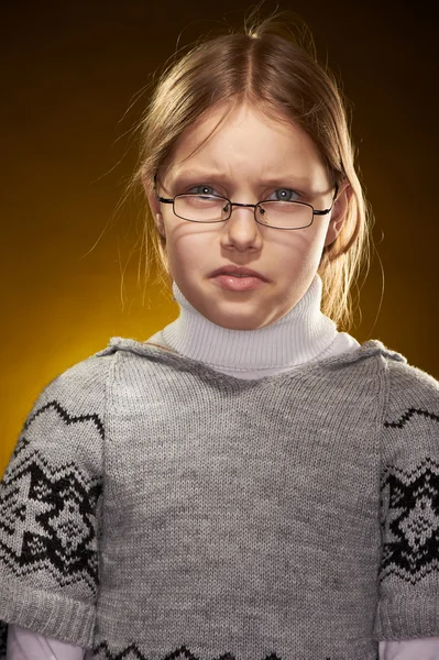 Portret Van Een Verdrietig Klein Meisje — Stockfoto