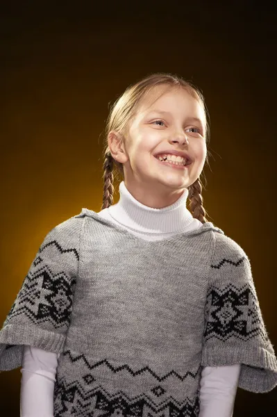 Lustiges Porträt Eines Fröhlichen Kleinen Mädchens — Stockfoto