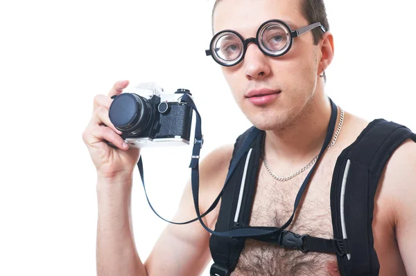 Porträt eines jungen Nerds mit altmodischer Kamera — Stockfoto