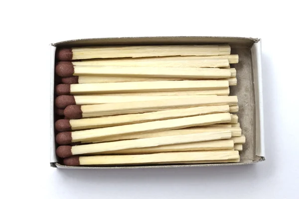 Una scatola di fiammiferi isolati su bianco — Foto Stock