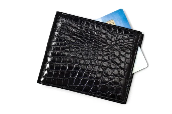 Siyah wallet ile kredi kartı üzerinde beyaz izole — Stok fotoğraf