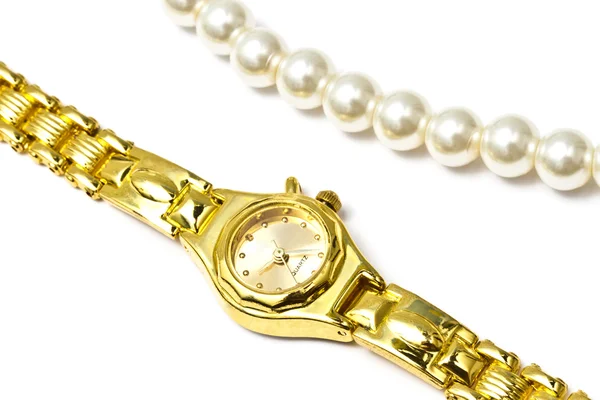 Mulher Relógio Pulso Dourado Colar Pérolas Isolado Fundo Branco — Fotografia de Stock