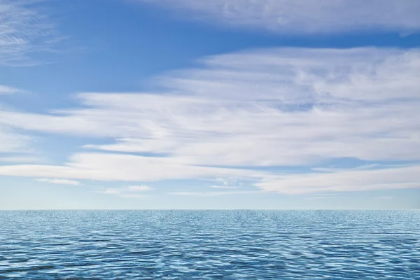 蓝色的海洋和天空的美丽风景 — 图库照片
