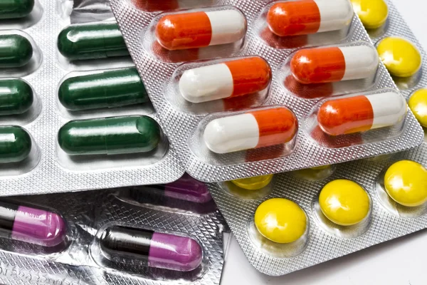 Capsule e pillole colorate — Foto Stock