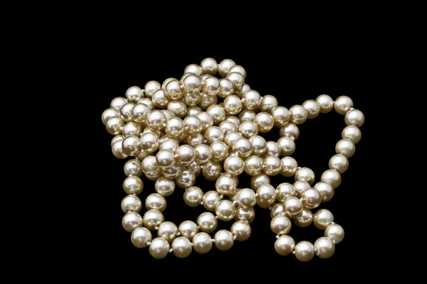 Collier de perles blanches — Photo