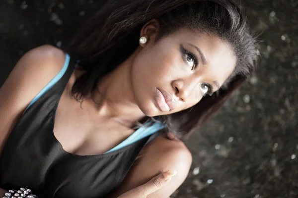 魅力的な若いアフリカ系アメリカ人女性 — ストック写真