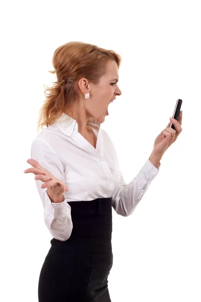 Сердиться жінка кричить на мобільний телефон — стокове фото