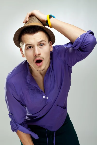 Shocked young fashion man — Stock Photo, Image