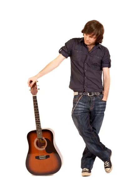 Guitarrista con guitarra acústica — Foto de Stock