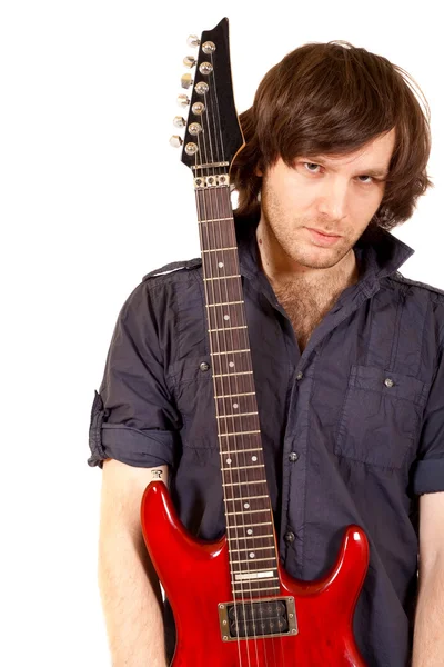 Guitarrista sosteniendo su guitarra — Foto de Stock