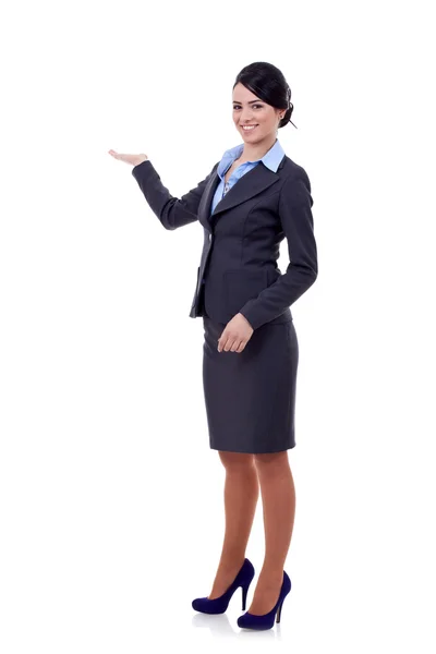 Glimlachende zakenvrouw presenteren — Stockfoto