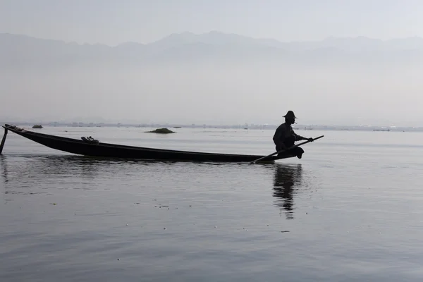 Рыбак на озере Инле Стоковая Картинка