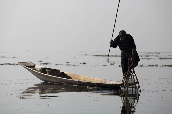 Рыбак на озере Инле Лицензионные Стоковые Фото