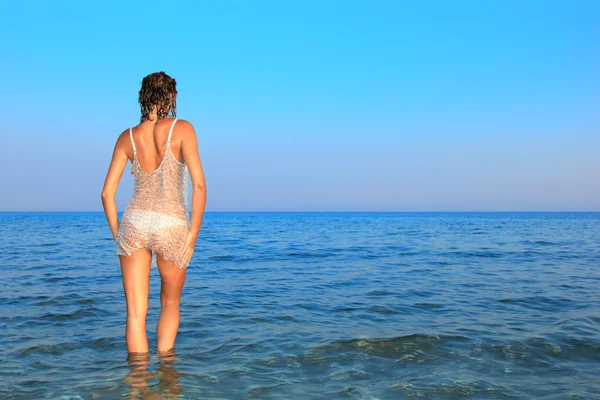Beautiful Young Woman Relaxing Beach Greece — Stock Photo, Image