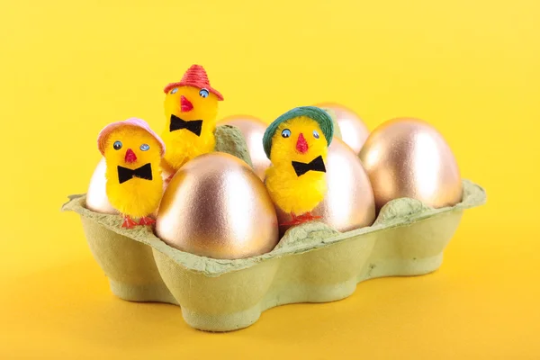부활절 달걀과 병아리 — 스톡 사진