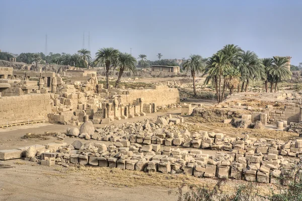 Ruinas en el templo de Karnak —  Fotos de Stock