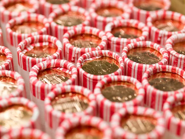 Penny Rolls alinhado em uma caixa de moedas — Fotografia de Stock